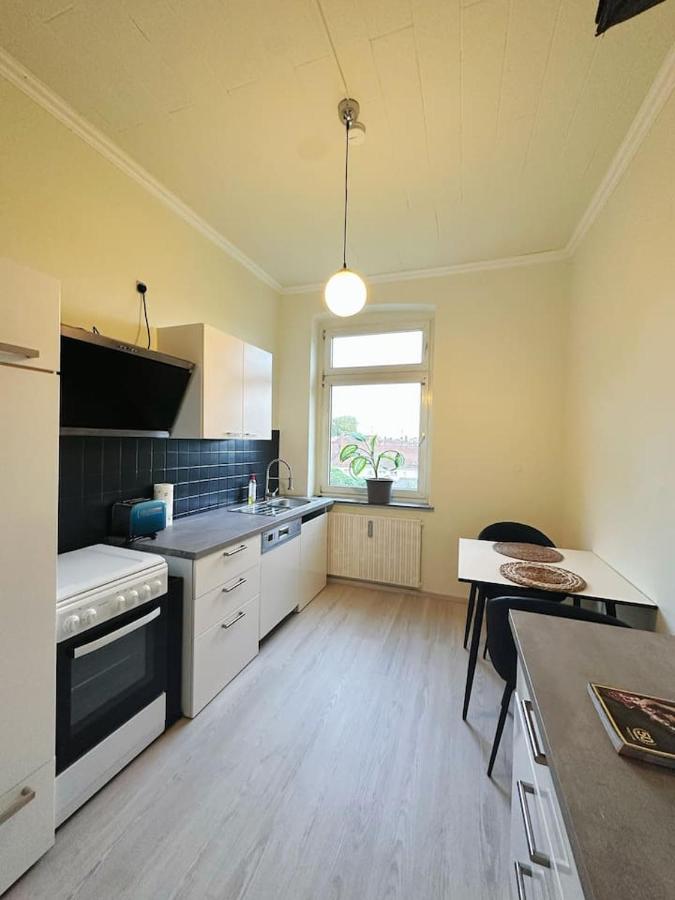 2 Schlafzimmer Waschenspuelmaschine Duisburg Exterior foto